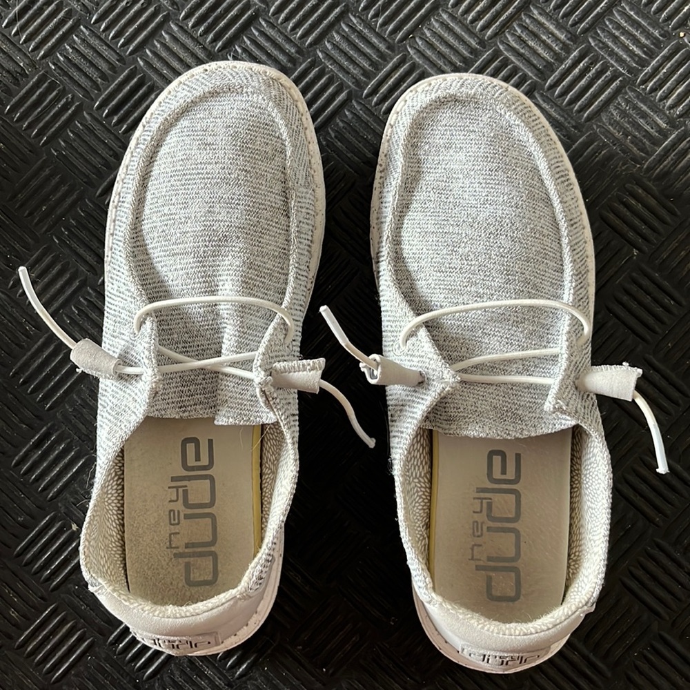 Womens 9 Cloud colored Hey Dude Shoes